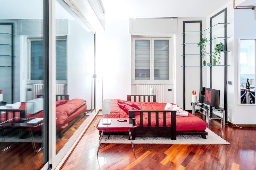 Duomo 10 Min Luxury • Terrazzo • Wi-Fi • Netflix Apartment มิลาน ภายนอก รูปภาพ